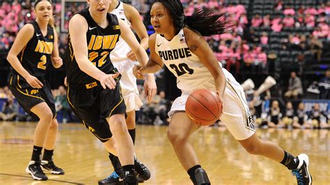 Purdue women's - Purdue Boilermakers head coach Katie Gearlds talks to Purdue Boilermakers guard Abbey Ellis (23) during the NCAA women’s basketball game, Tuesday, Jan. 2, 2024, at Mackey Arena in West Lafayette ...